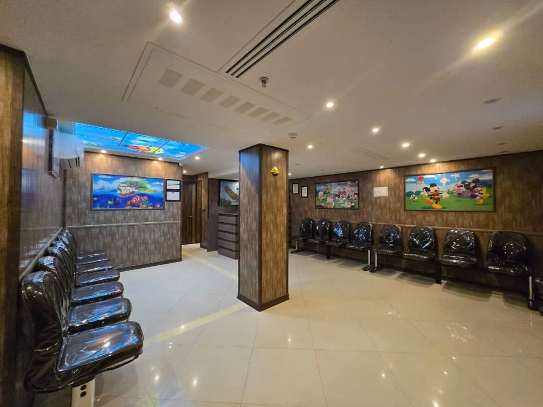 دکتر بهزاد برکتین فوق تخصص کودکان و نوزادان در اصفهان