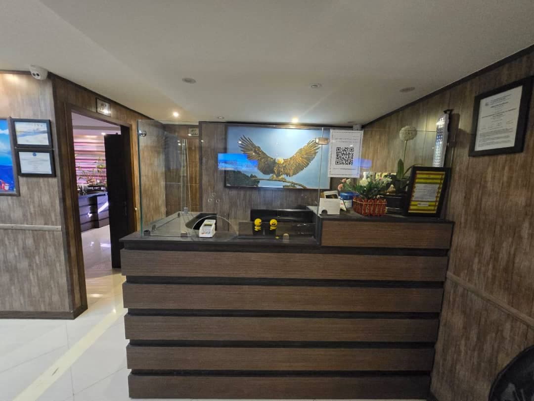 دکتر بهزاد برکتین فوق تخصص کودکان و نوزادان در اصفهان