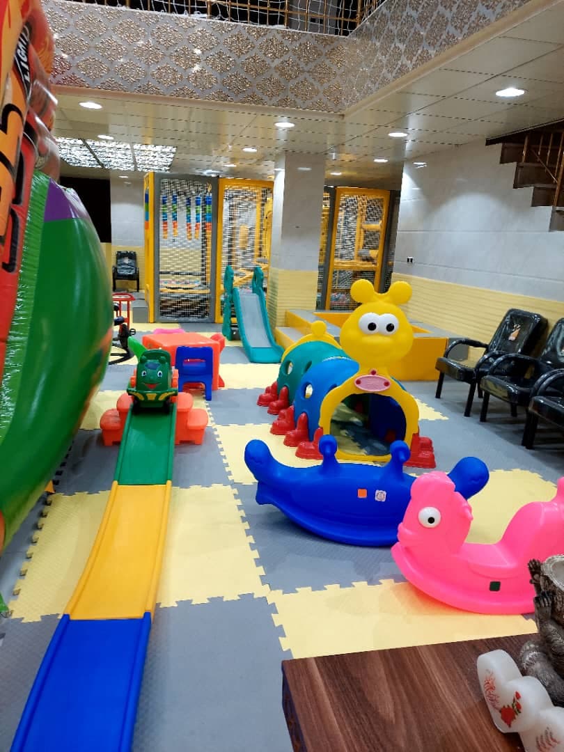 خانه بازی دنیز در هشت بنگله مسجد سلیمان