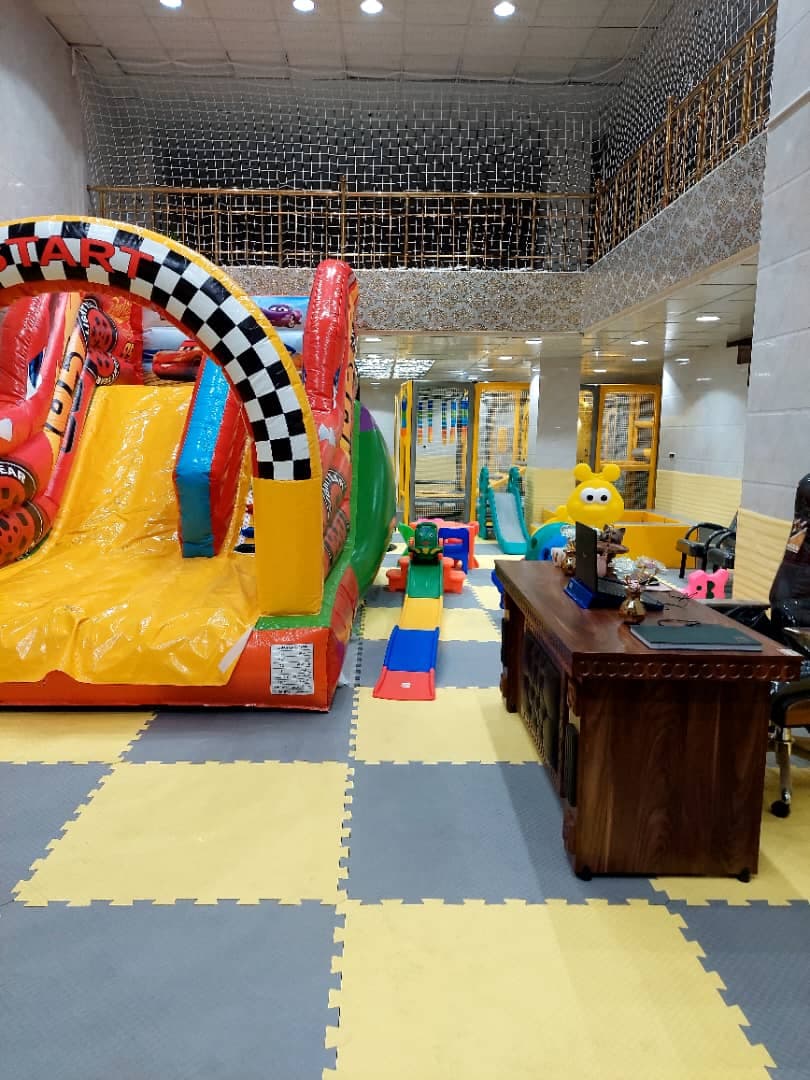 خانه بازی دنیز در هشت بنگله مسجد سلیمان