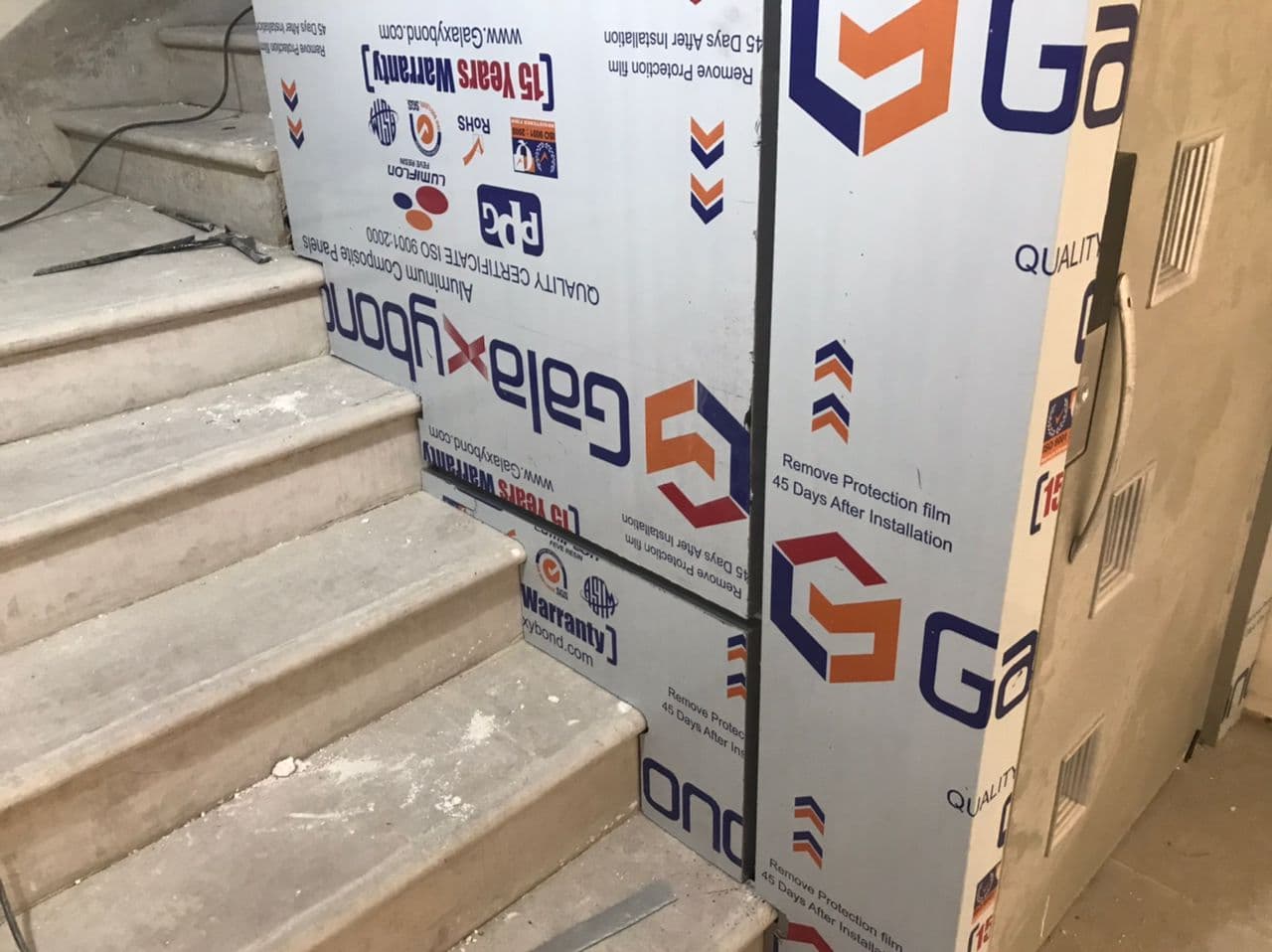 اجرای پوشش دور آسانسور و پله برقی حامد در اصفهان