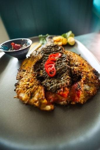 رستوران دریایی سلام ماهی Hi fish در خواجه عطا بندرعباس