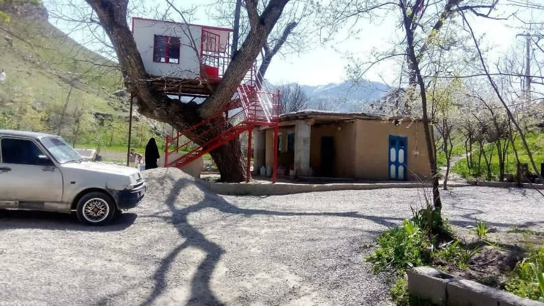 اقامتگاه خانه درختی نادرزاده در درگز