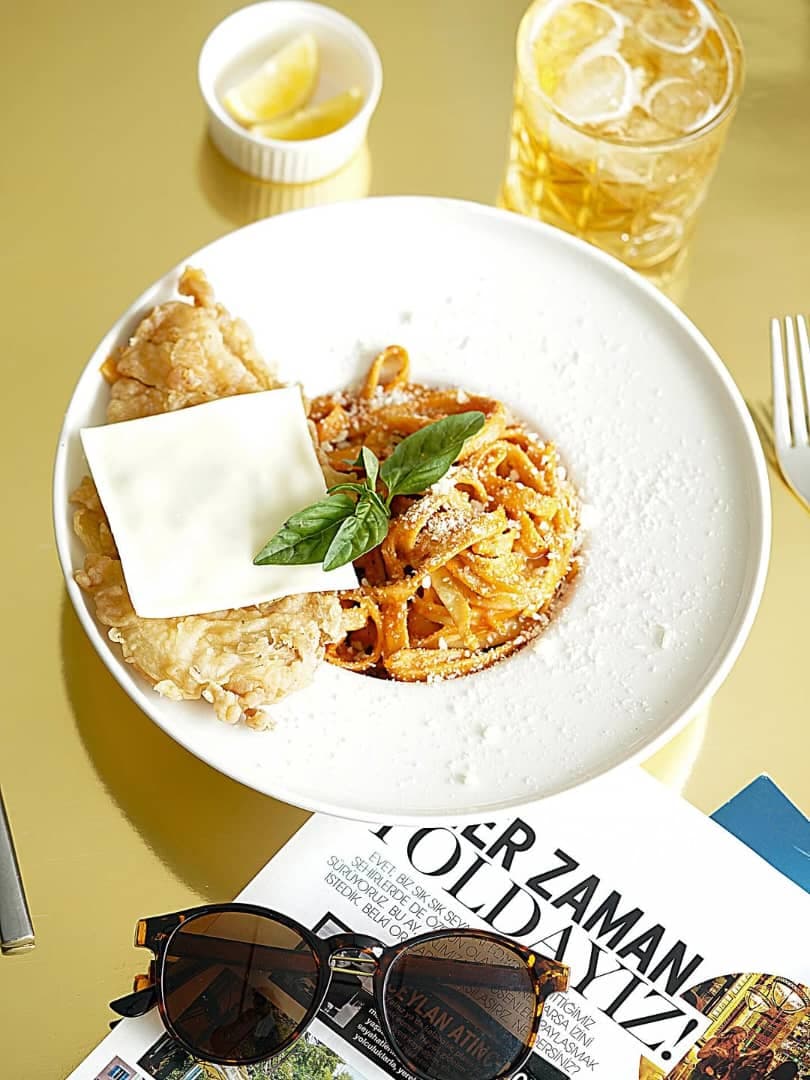 کافه لاین در مهرشهر