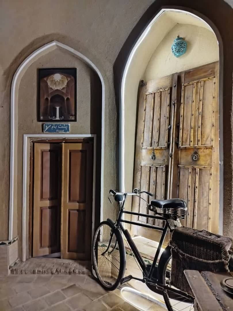 اقامتگاه بومگردی خشت آباد در بافت تاریخی یزد