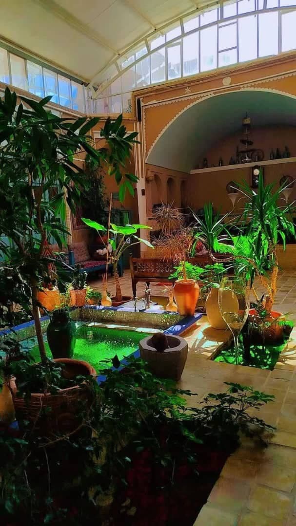 اقامتگاه بومگردی خشت آباد در بافت تاریخی یزد