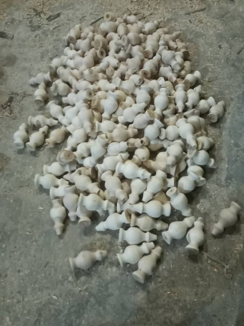 تولید و پخش پایه میز مخروطی دسته تیشه کلنگ زاهد چوب در نجف آباد