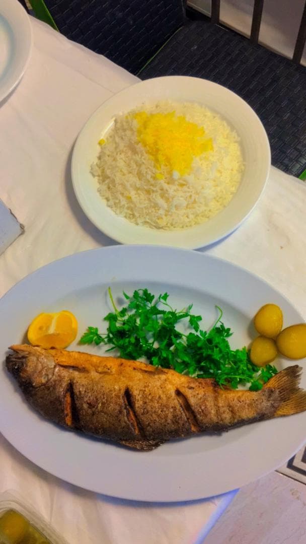 رستوران اکبرجوجه خواجوی در سمنان