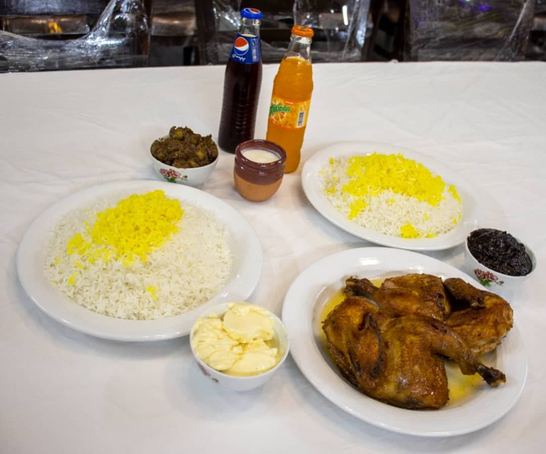 رستوران اکبرجوجه خواجوی در سمنان