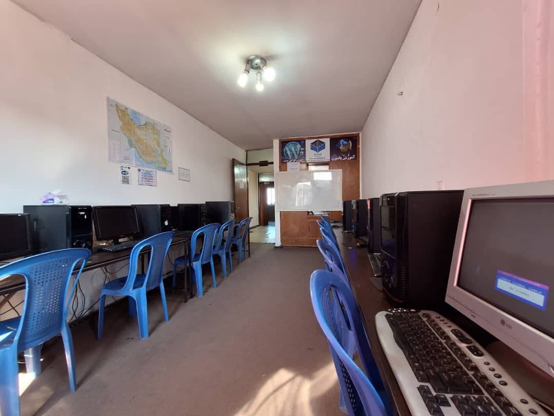آموزشگاه کامپیوتر حسابداری و معماری عمران آریان شبکه در رشت