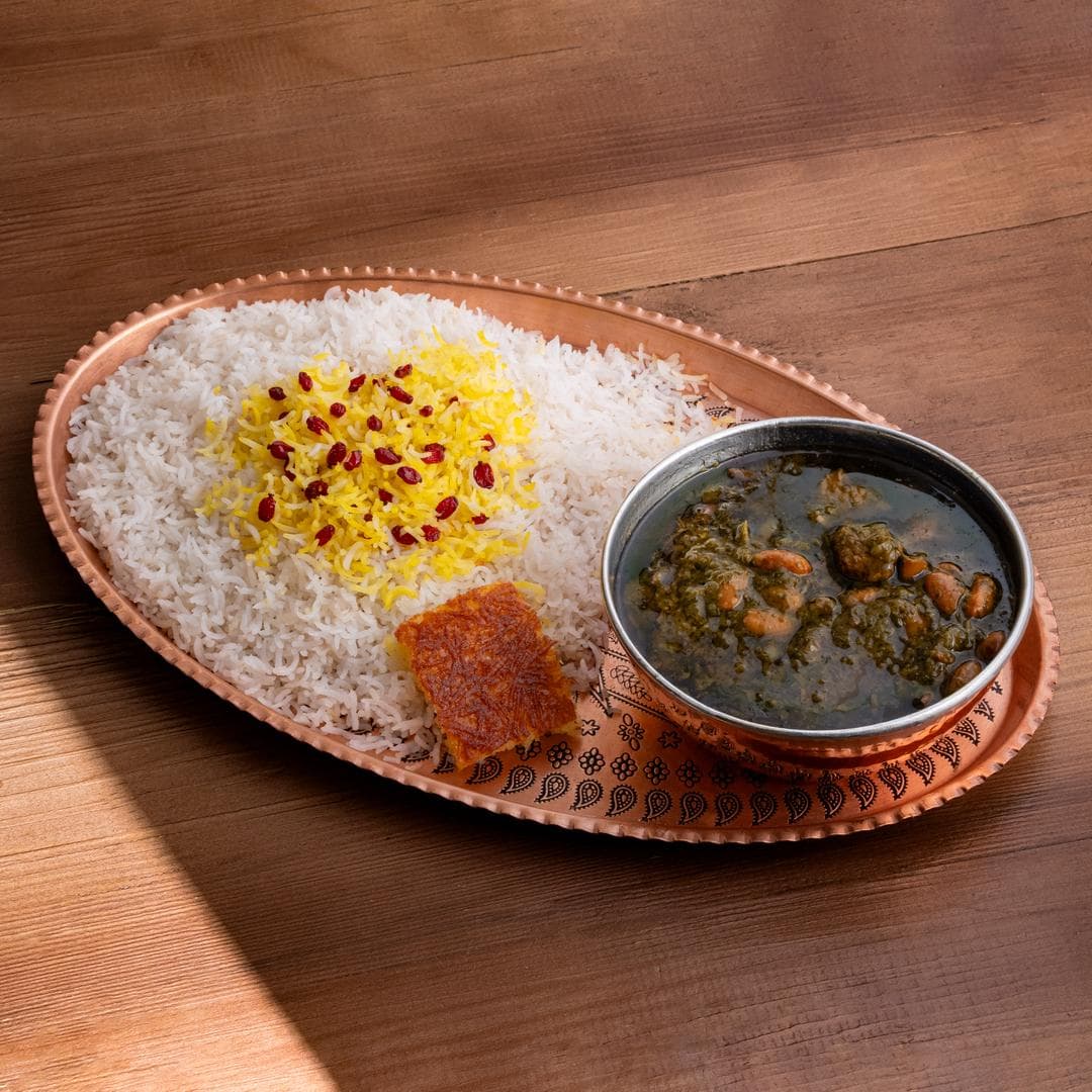 کافه رستوران ماه و شاه در مشهد