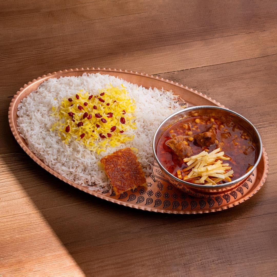 کافه رستوران ماه و شاه در مشهد