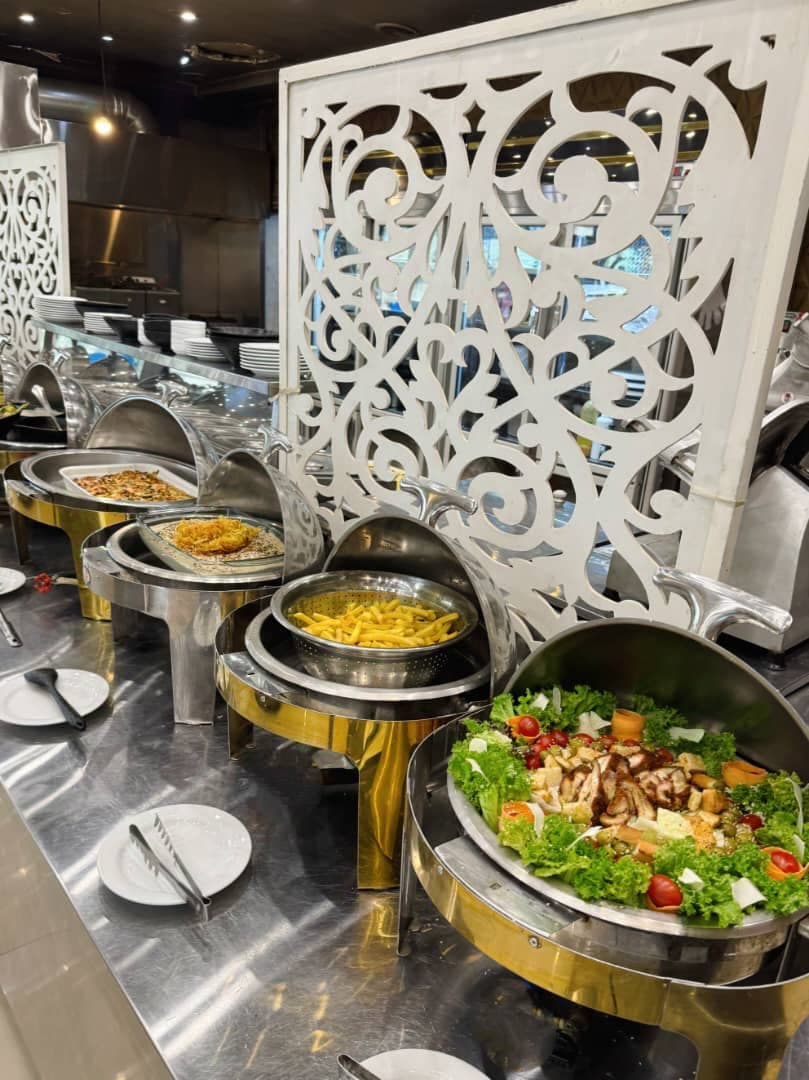 رستوران باغ پدری در جاده چالوس کرج