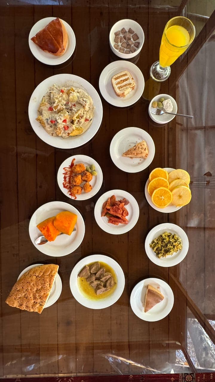 صبحانه سلف سرویس باغ پدری در کرج