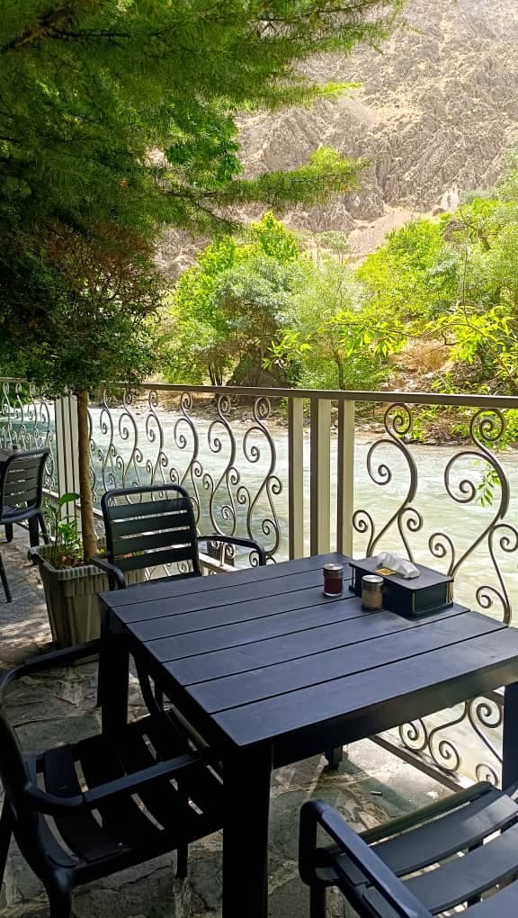 رستوران باغ پدری در جاده چالوس کرج