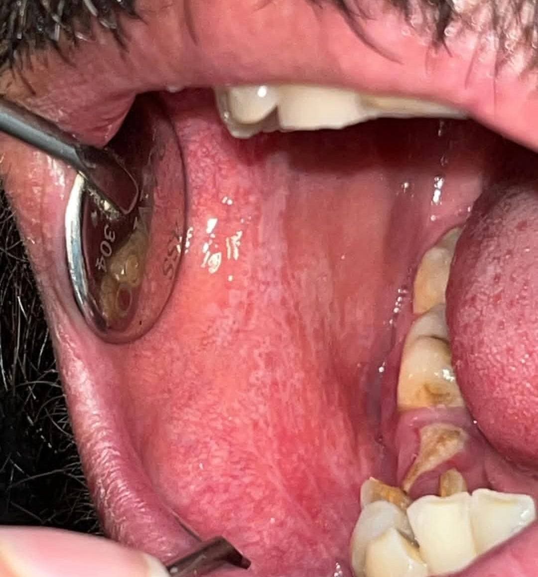 مطب تخصصی دندانپزشکی بیماران خاص دکتر الهه وزاوندی سیرجان