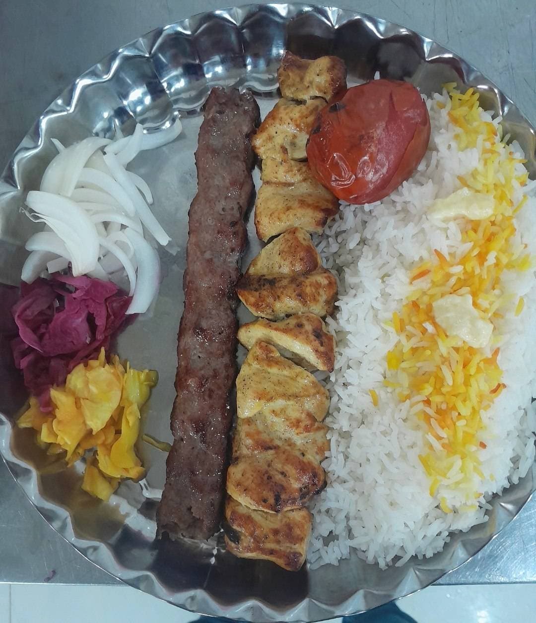 چلو جوجه حاج مجتبی گلوگاه شمال در خرم آباد