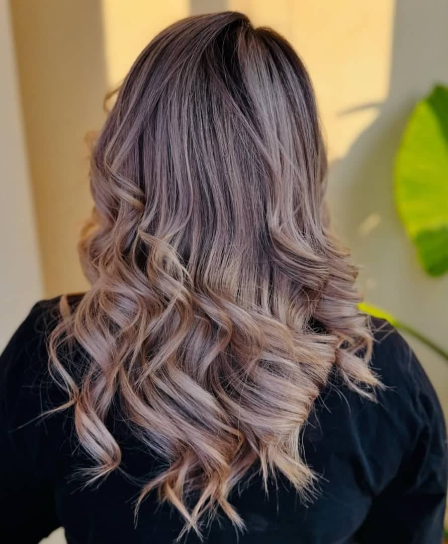 آموزش و خدمات تخصصی رنگ و هایلایت مو ندا تربتی در تبریز