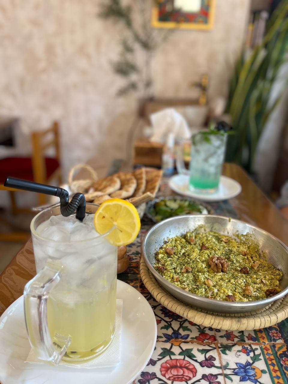 کافه رستوران نیمروچ در انزلی