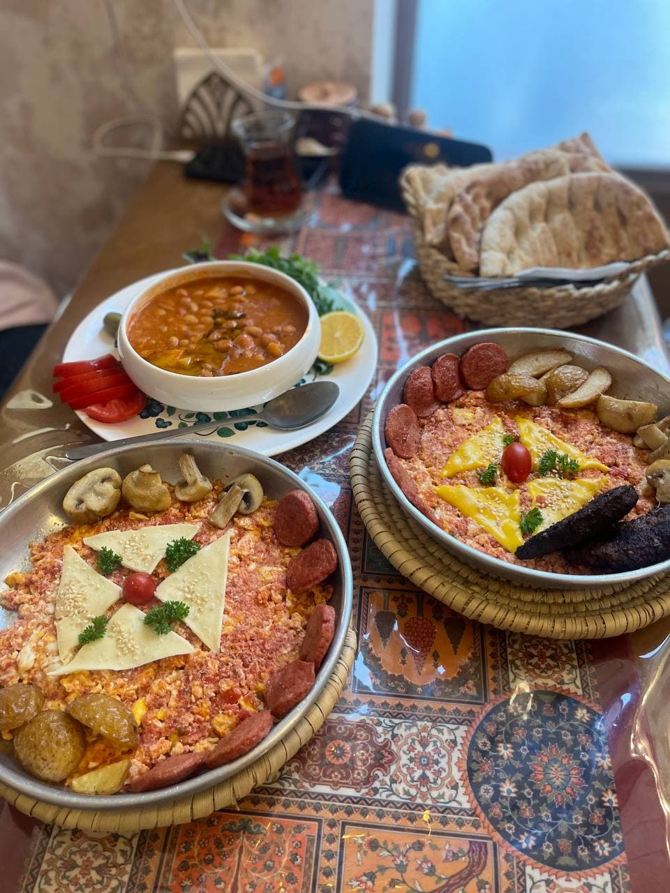 کافه رستوران نیمروچ در انزلی