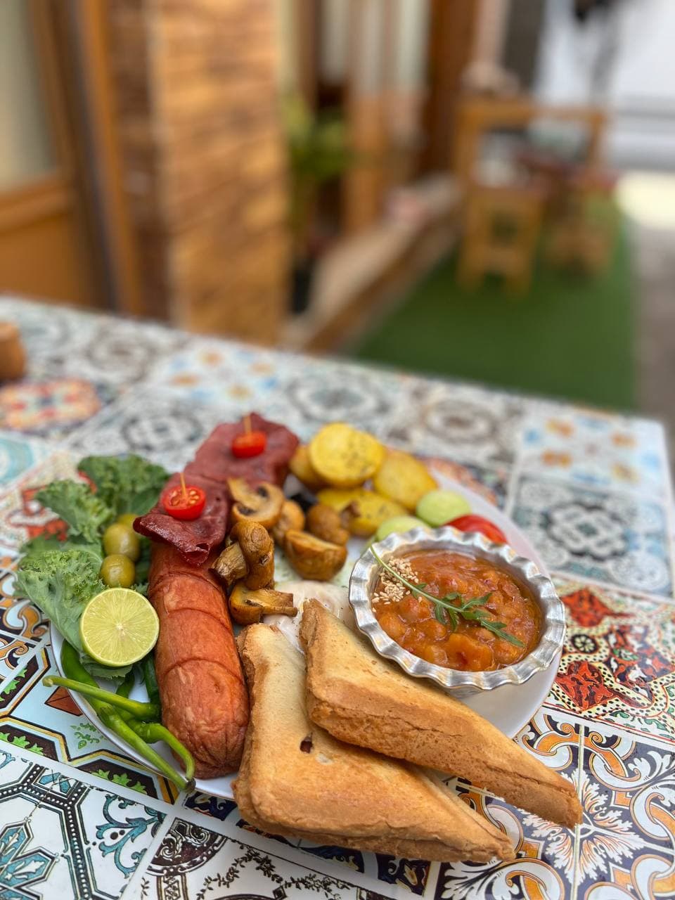 کافه رستوران نیمروچ در انزلی