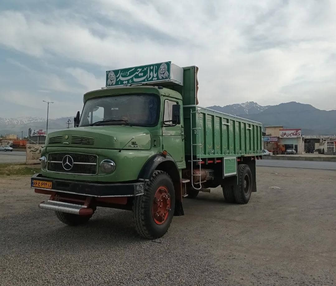 نمایشگاه کامیون سلطانی در همدان