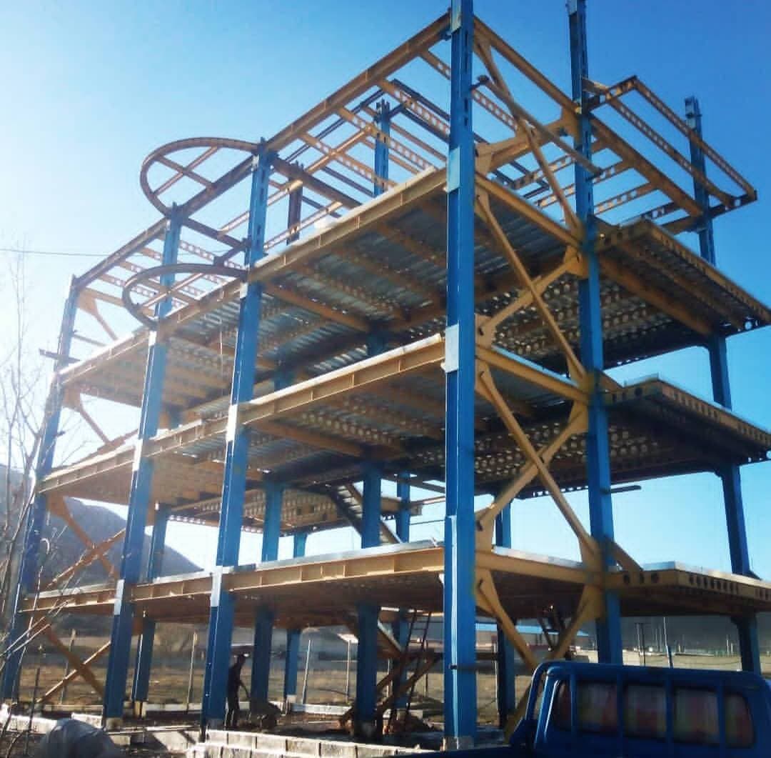 ساخت و اجرای سوله و اسکلت فلزی آذر سوله در ارومیه