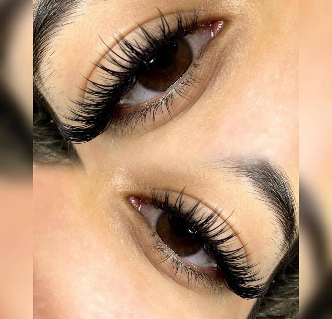 آموزش خدمات کاشت مژه هدیه مقدم در عظیمیه کرج