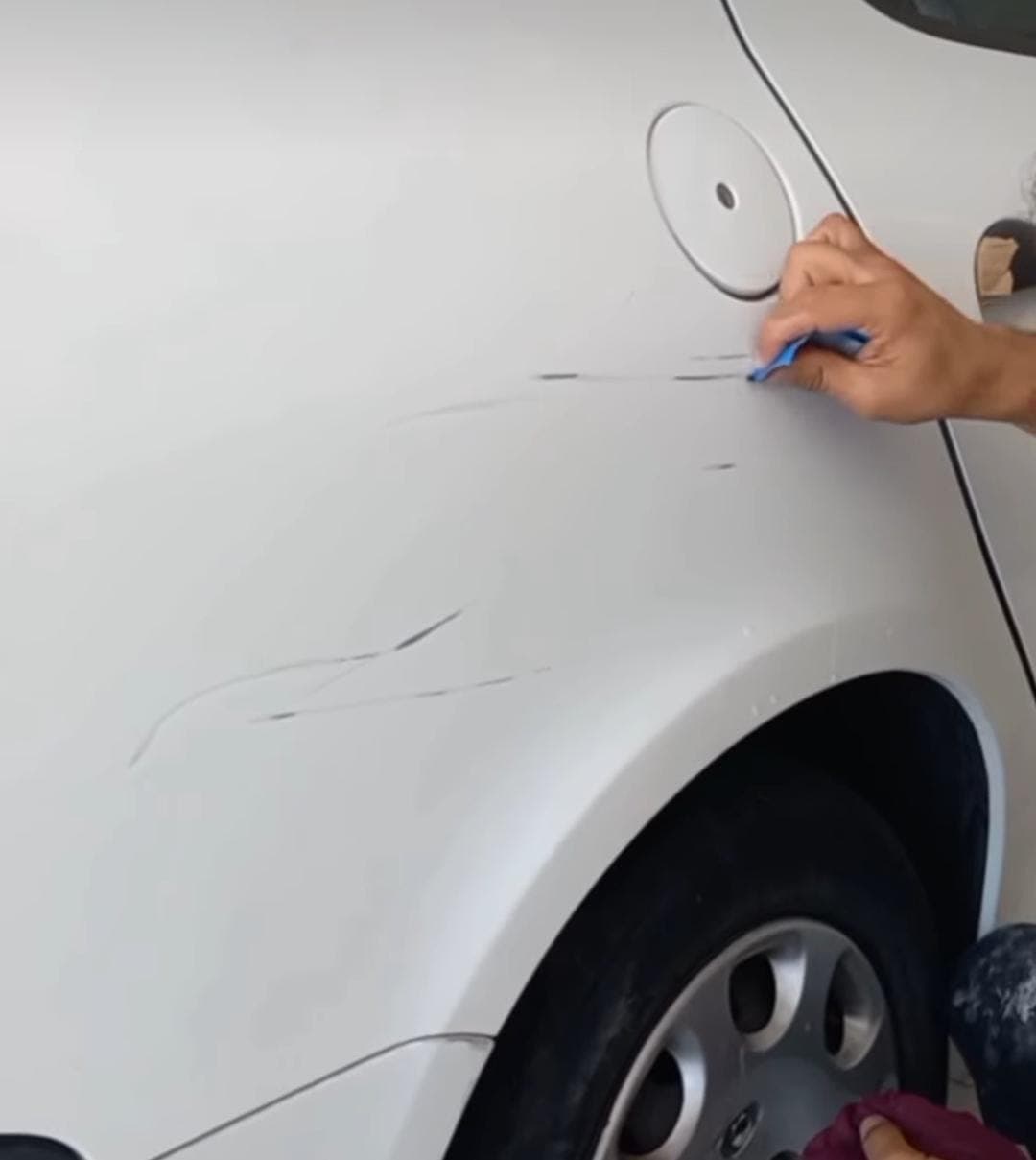 مرکز تخصصی سرامیک و لیسه کاری خودرو محسن فابریک در همدان