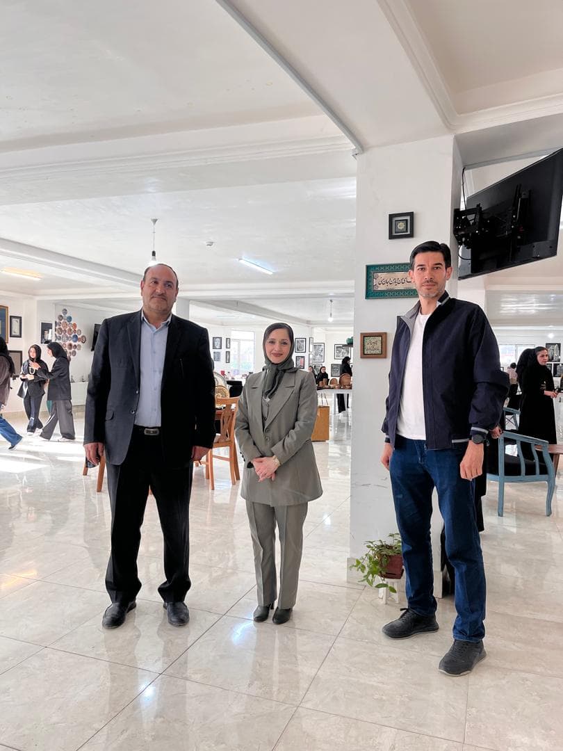 آموزش هنرهای دستی تجسمی کودکان مهدانه هنر زیبانگارا در مرکز مراغه