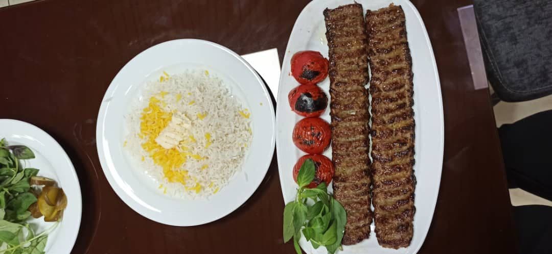 رستوران هفت چنار در زنجان