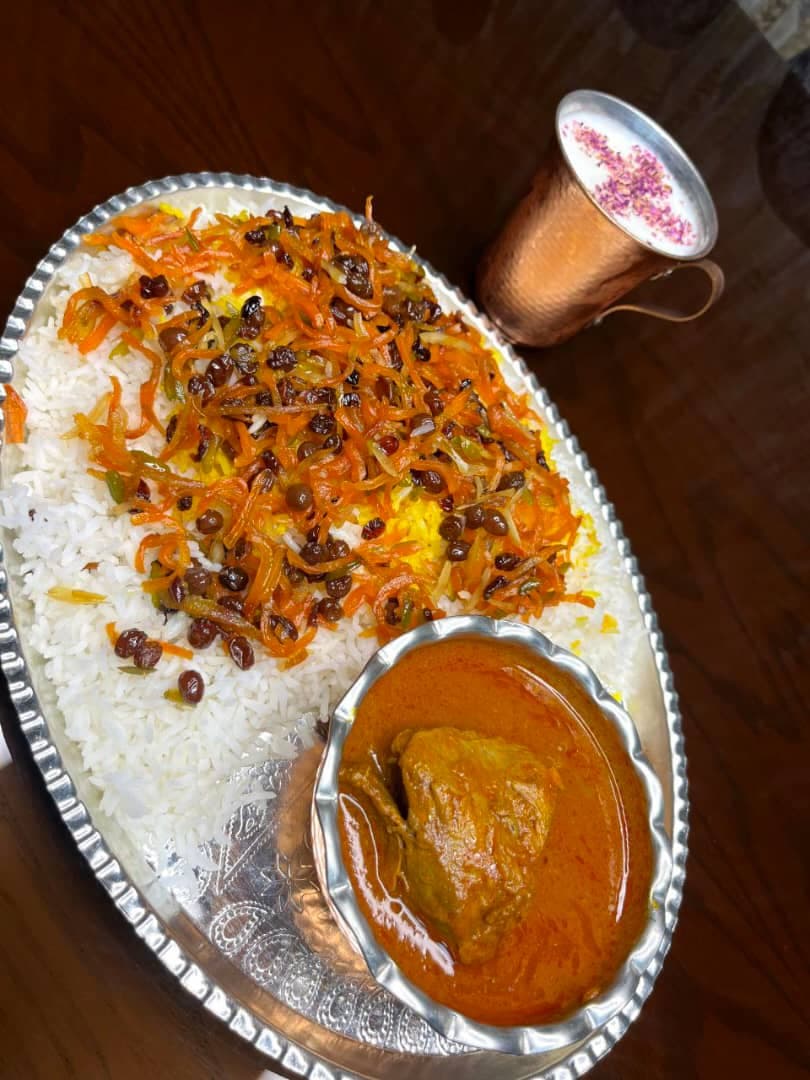 رستوران هفت چنار در زنجان