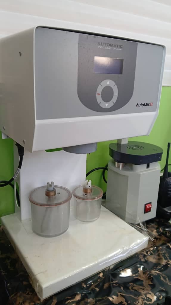 تکنسین پروتزهای دندانی عباس بهنام پور در ملایر