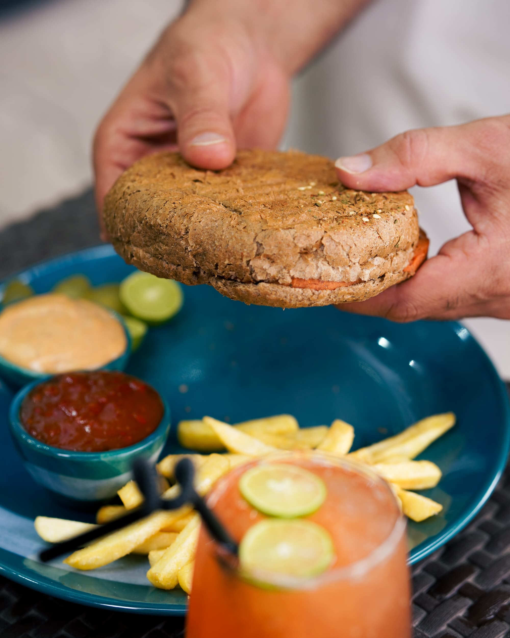 کافه آبمیوه به لیمو در میدان قرنی کرمان