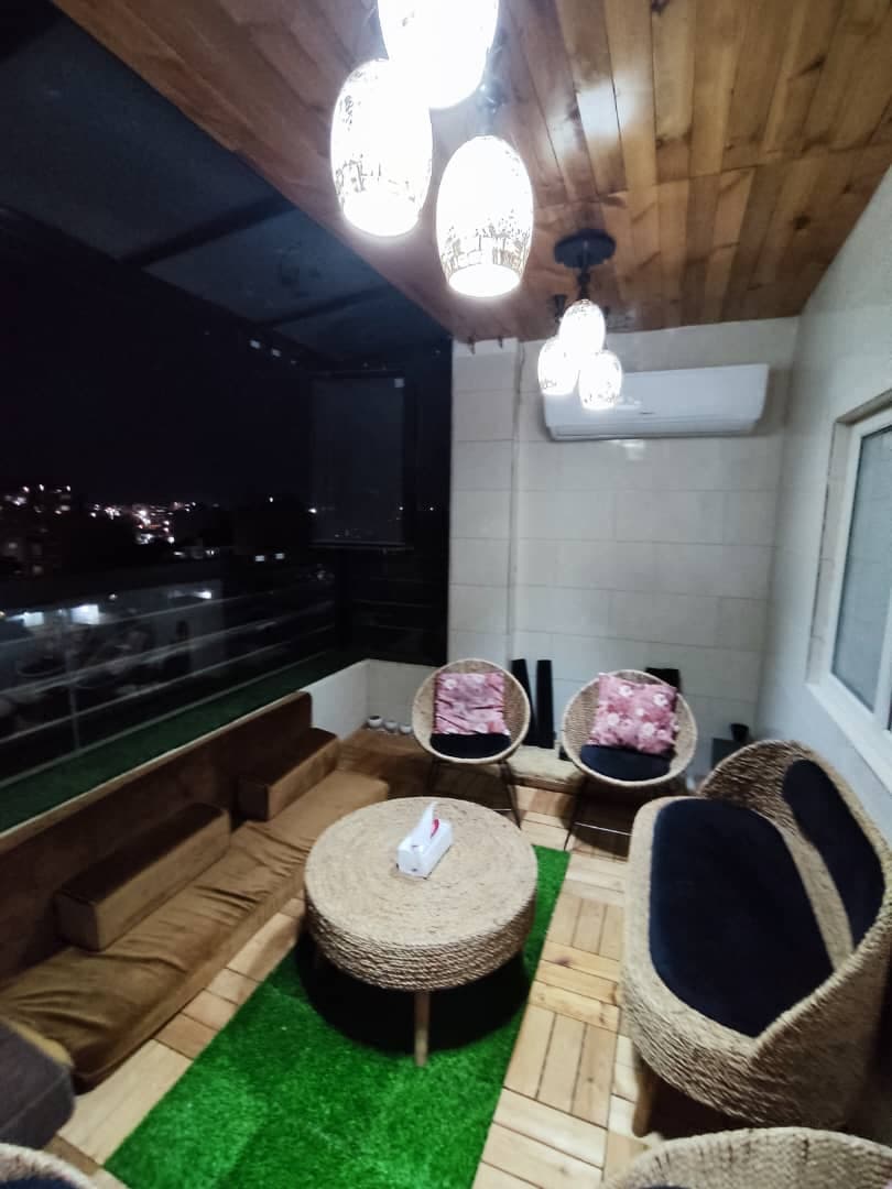 نصب آلاچیق شیشه ای وین تراس در اصفهان