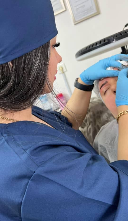 مرکز تخصصی آموزش خدمات آرایش دائم و میکروبلیدینگ لیلا واحدیان در قائمشهر