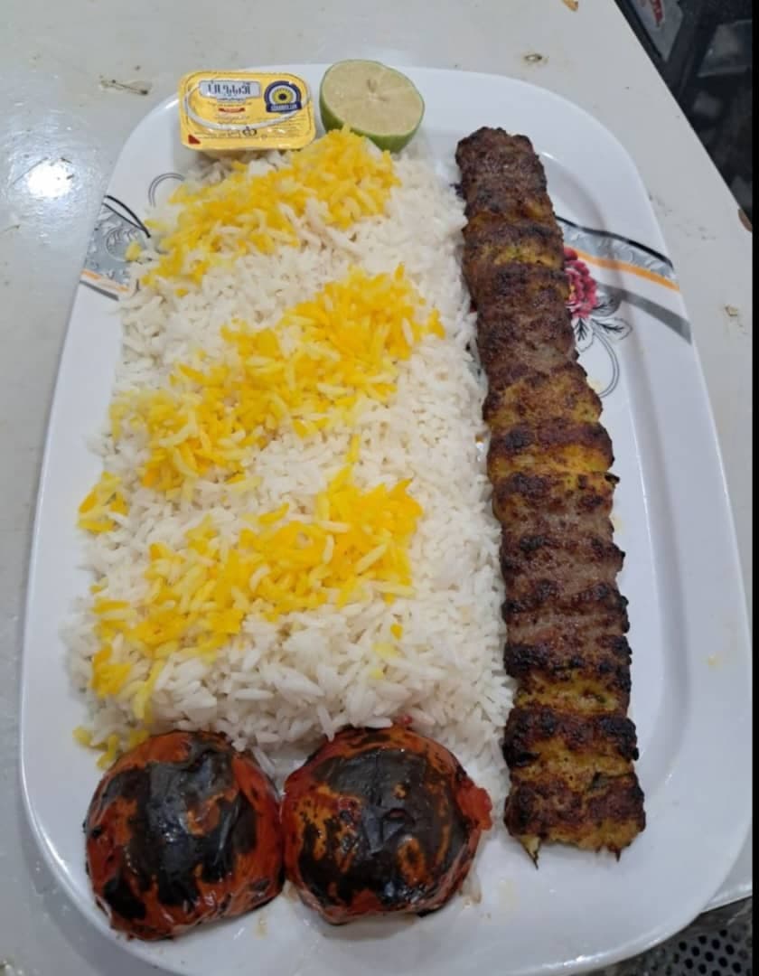 تهیه غذا و بیرون بر آشپزخونه ته چین در گرمسار