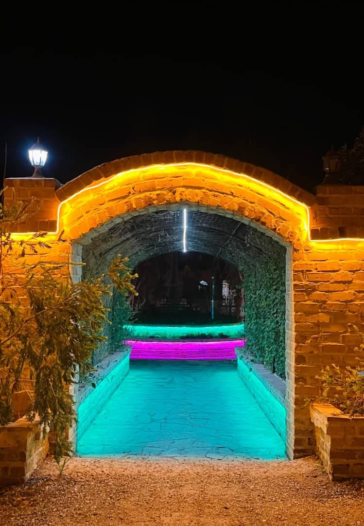 کافه رستوران دهکده نایب در ساوه