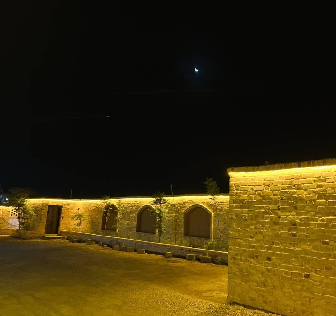 کافه رستوران دهکده نایب در ساوه