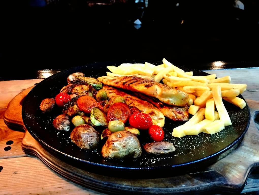 کافه گل ارکیده در لواسان