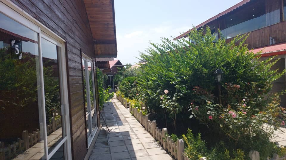 کافه رستوران گیلای در خمام