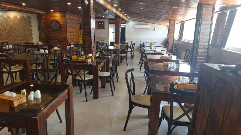 کافه رستوران گیلای در خمام