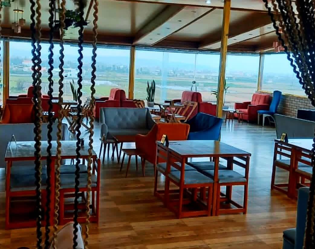 تالار و کافه رستوران قصر طلایی در آمل مازندران