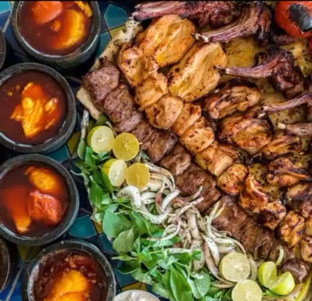 تالار و کافه رستوران قصر طلایی در آمل مازندران