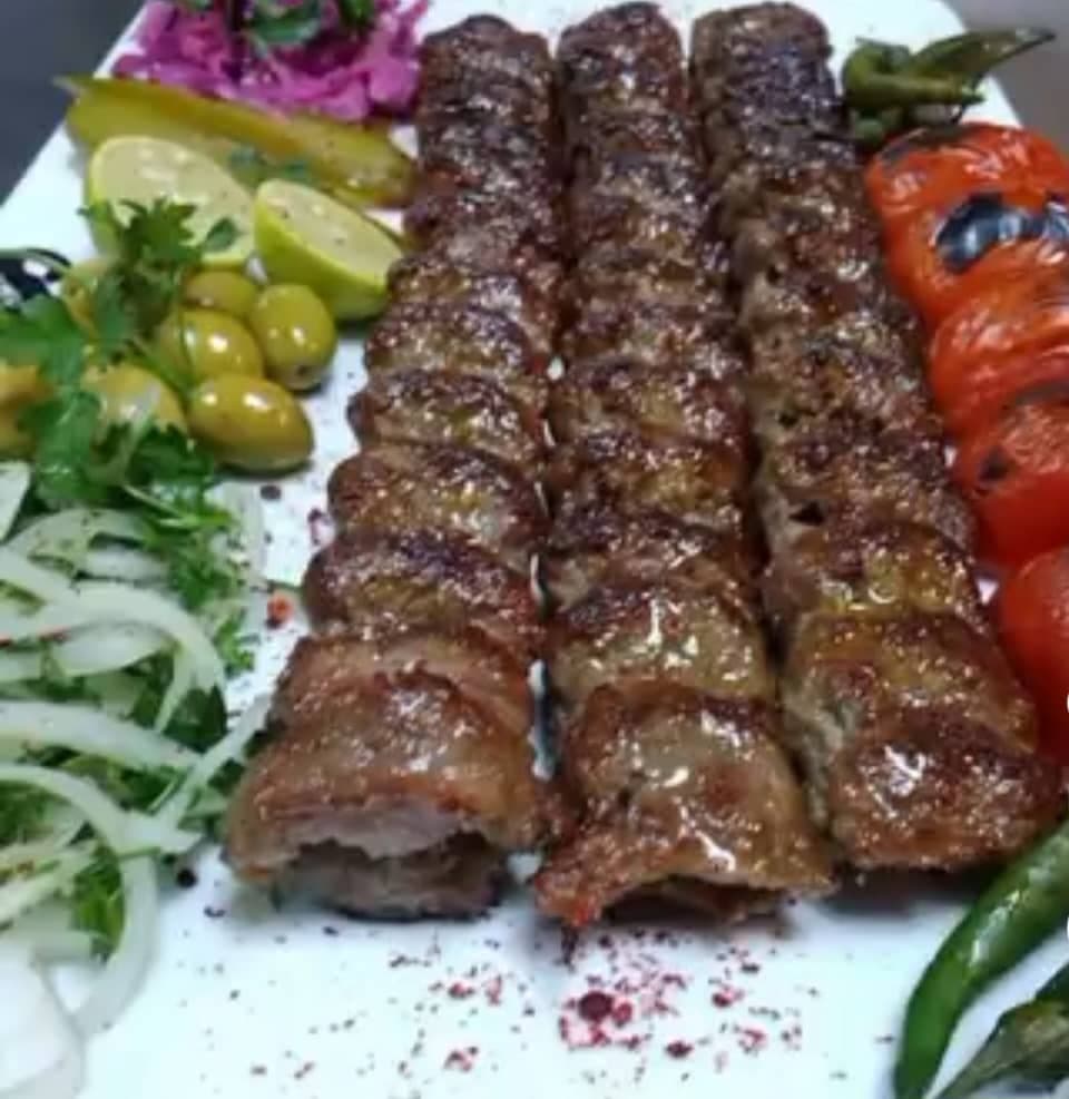 تالار و کافه رستوران قصر طلایی در آمل مازندران