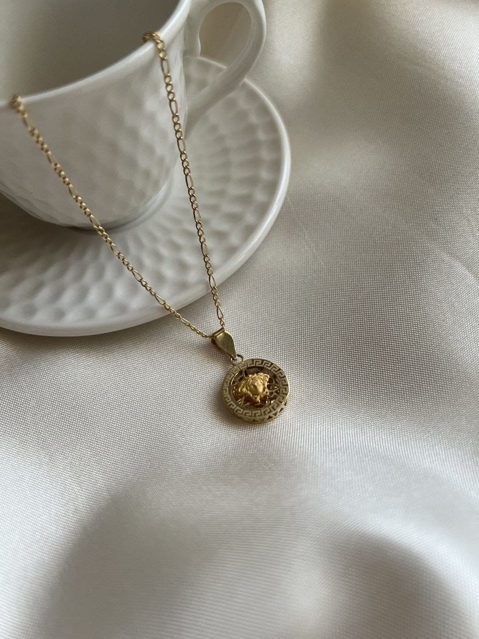 گالری آنلاین طلای مینیمال زمرد در شیراز