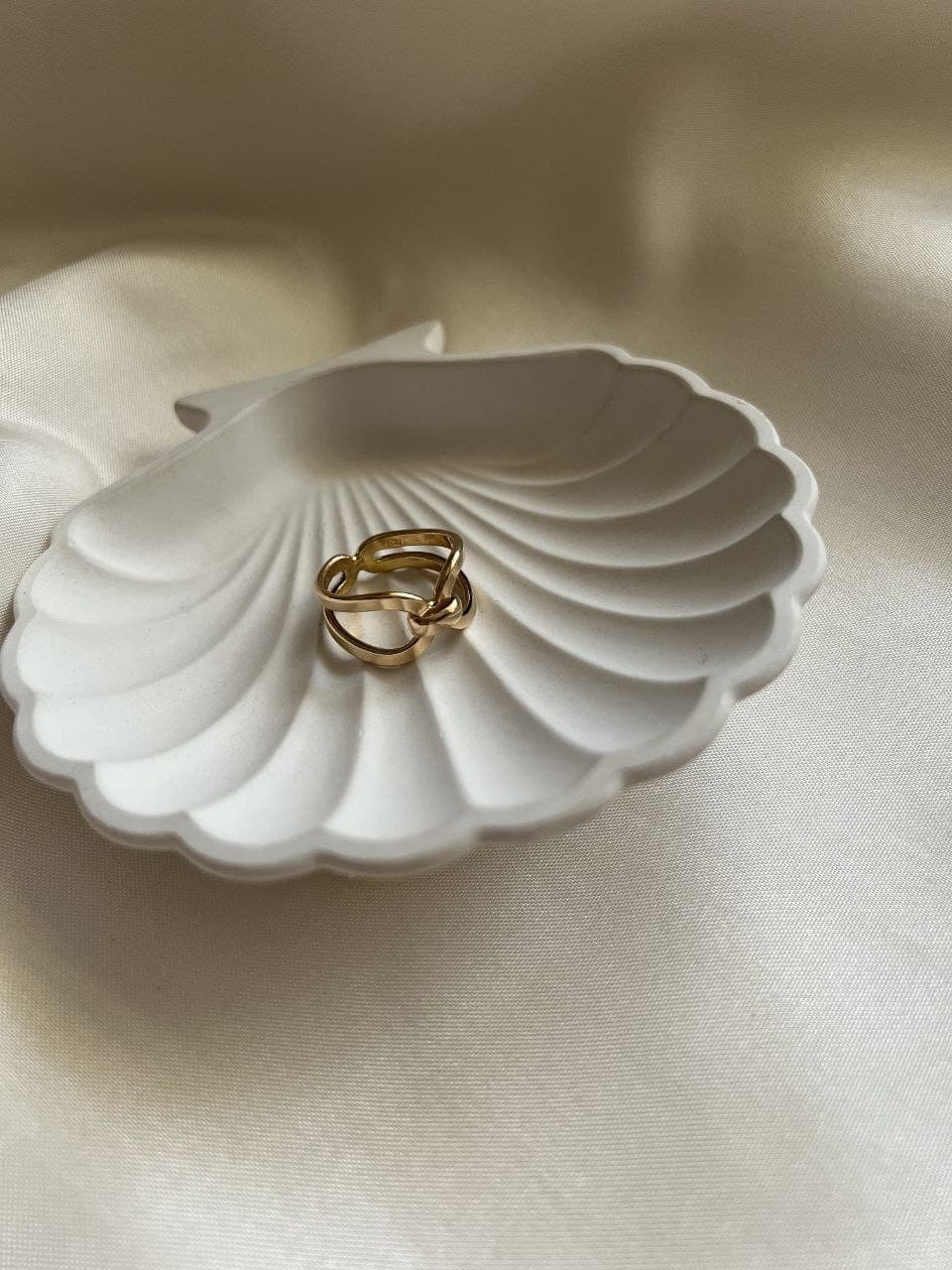 گالری آنلاین طلای مینیمال زمرد در شیراز