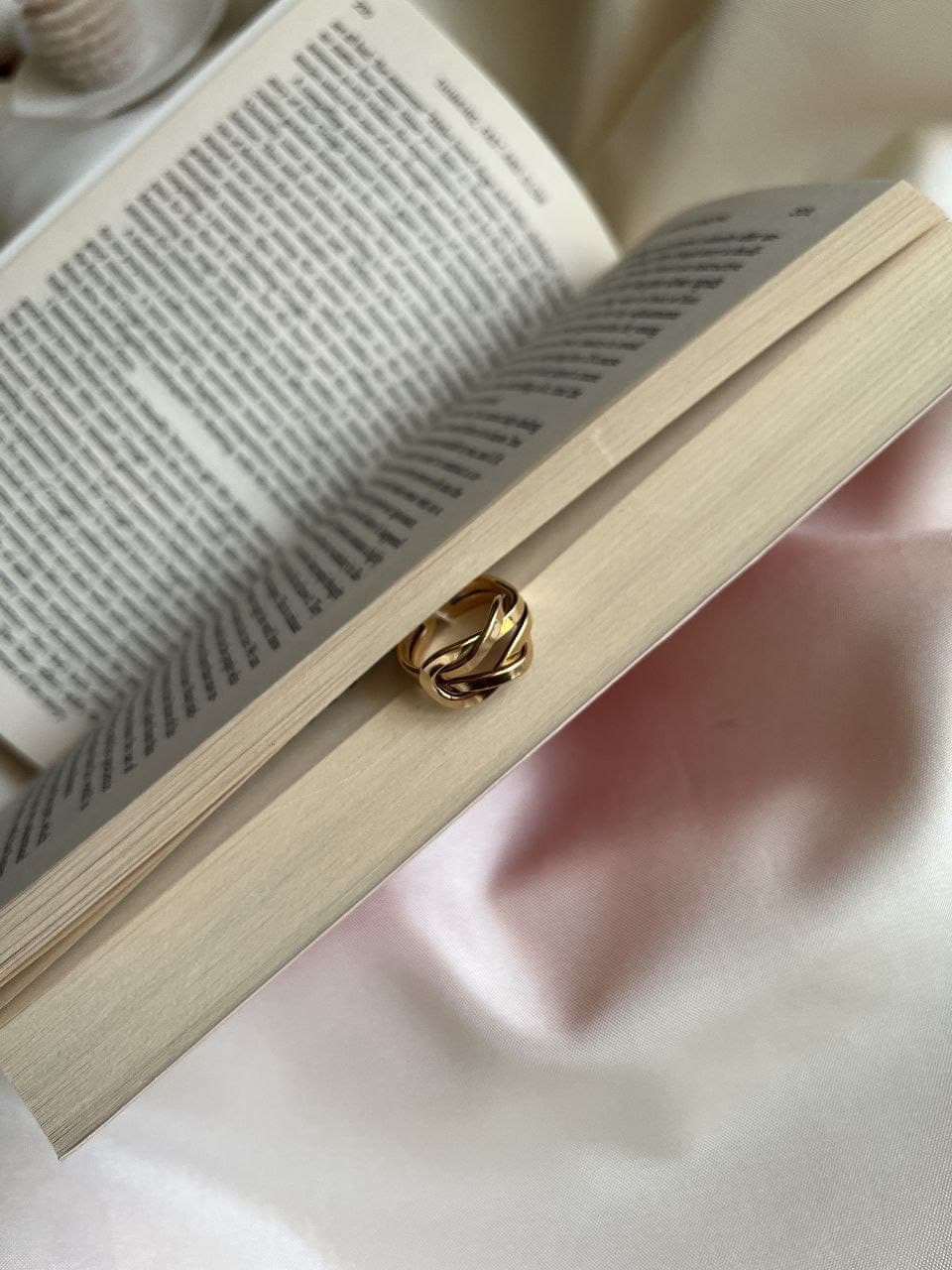 گالری آنلاین طلای مینیمال زمرد در شیراز