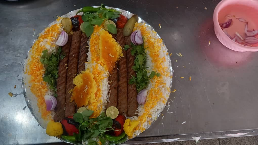 تهیه غذای حجی خان در شهرک سلامت اصفهان