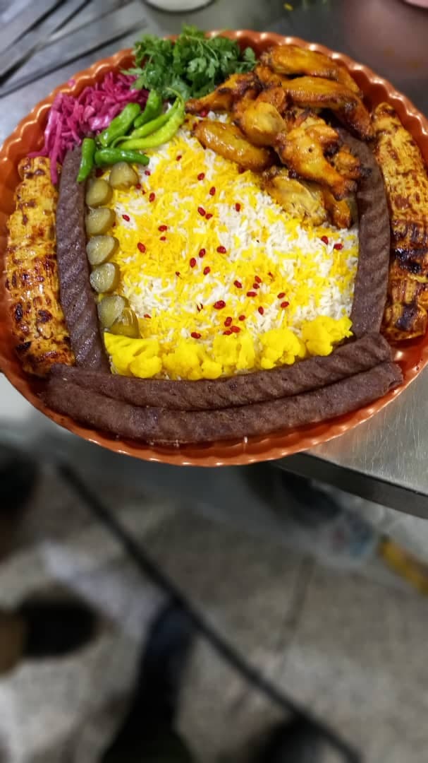 تهیه غذای حجی خان در شهرک سلامت اصفهان